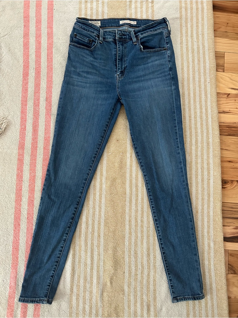 Levi’s 721 High Rise Skinny 29